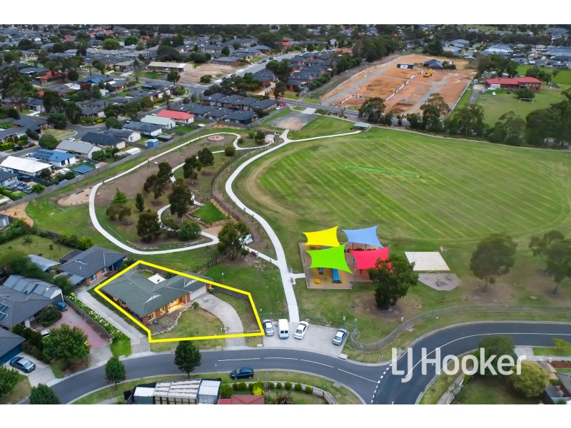 4 Shetland Court, Pakenham VIC 3810