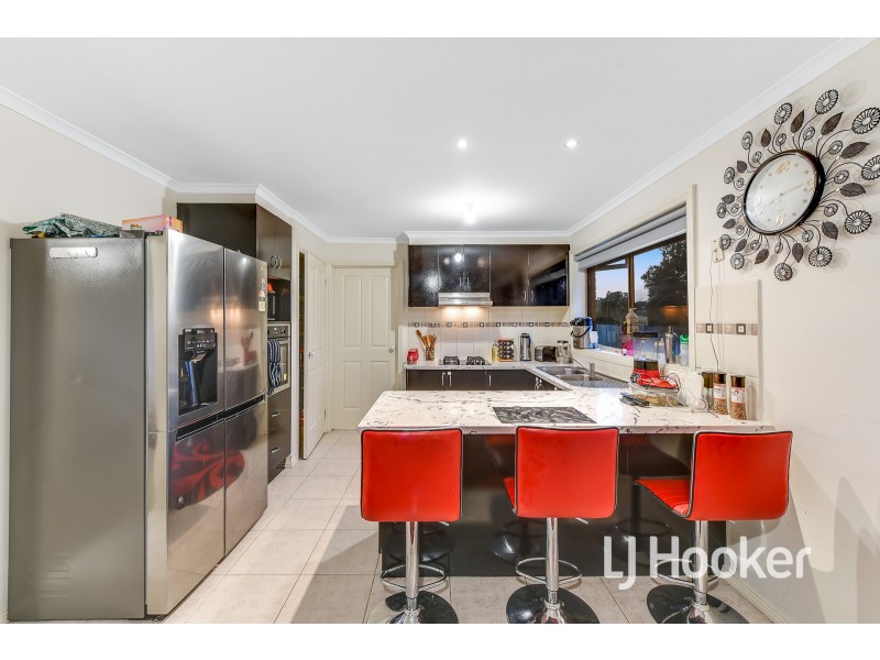 4 Shetland Court, Pakenham VIC 3810