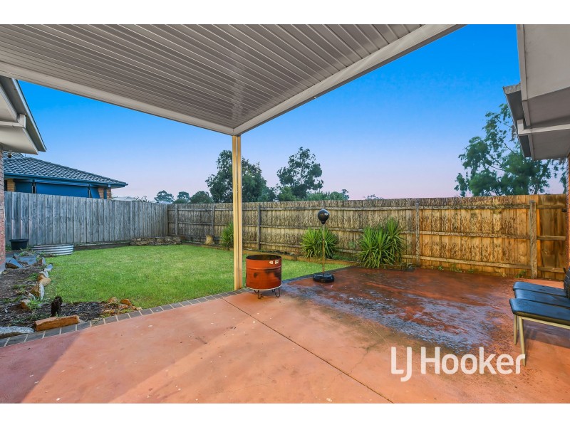 4 Shetland Court, Pakenham VIC 3810