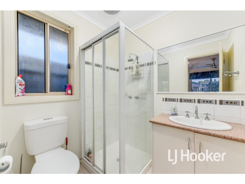 4 Shetland Court, Pakenham VIC 3810