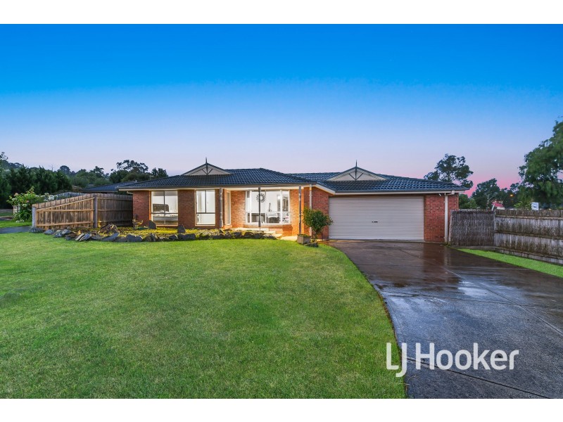 4 Shetland Court, Pakenham VIC 3810