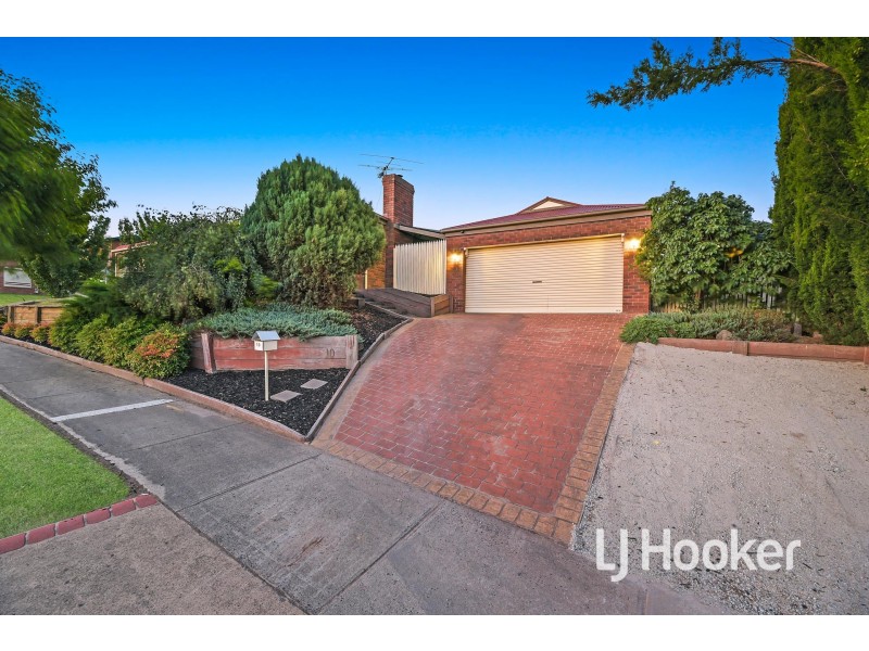10 McInnes Court, Pakenham VIC 3810
