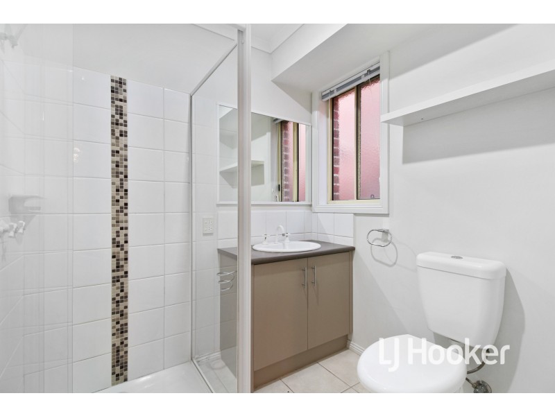 13 Riviera Drive, Pakenham VIC 3810