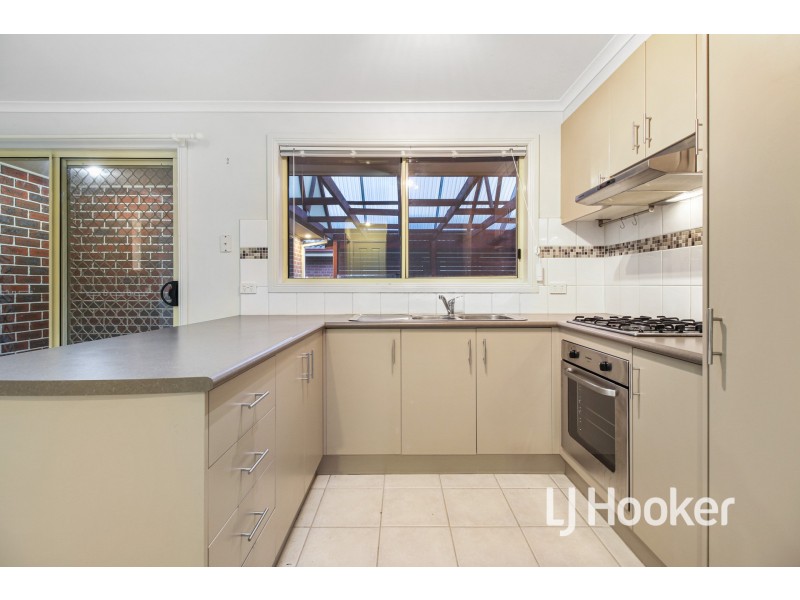 13 Riviera Drive, Pakenham VIC 3810