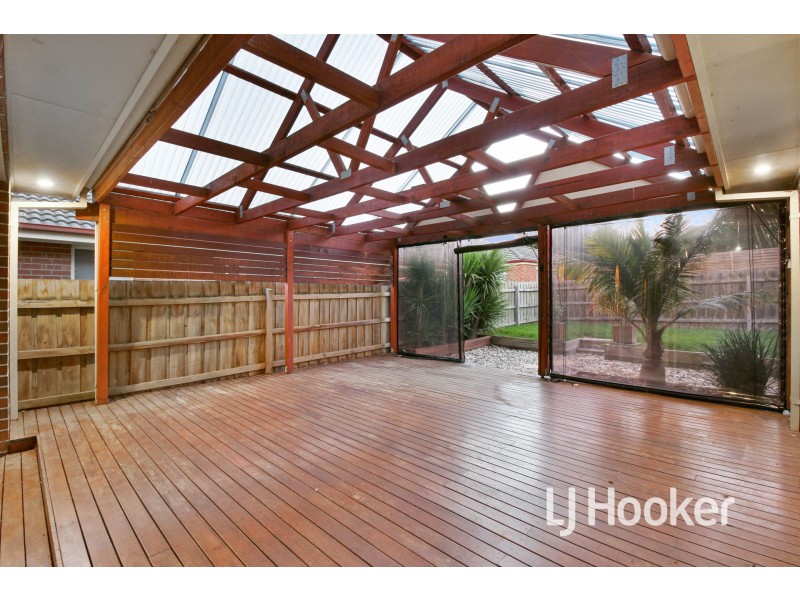 13 Riviera Drive, Pakenham VIC 3810