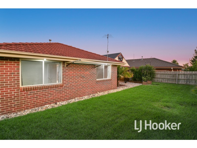 13 Riviera Drive, Pakenham VIC 3810