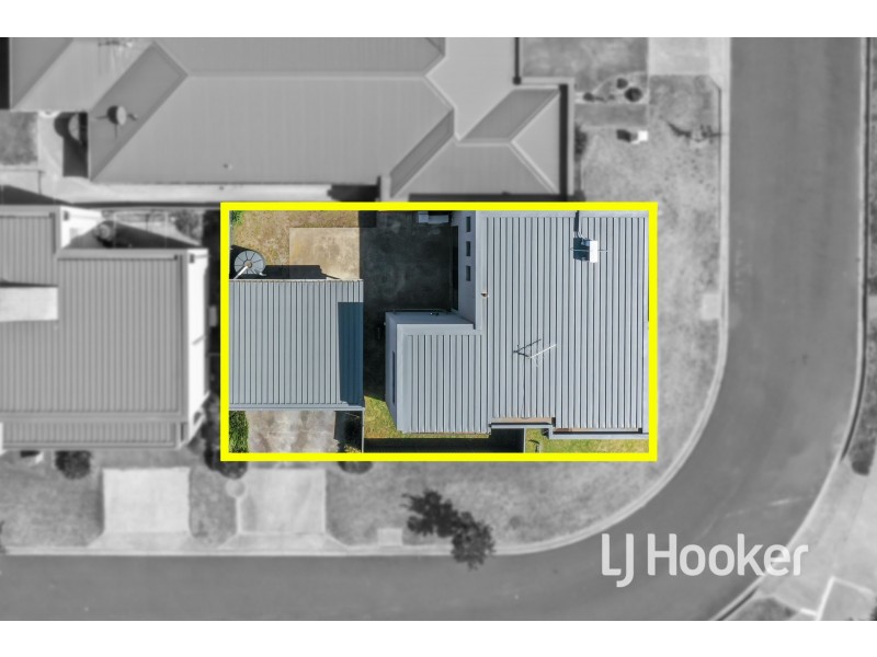 54 Edgeware Close, Pakenham VIC 3810