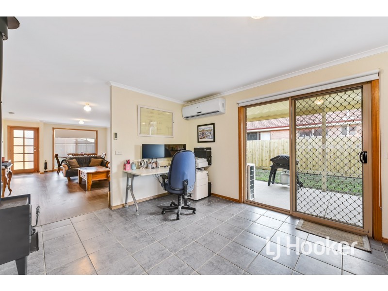 9 Rossi Close, Pakenham VIC 3810