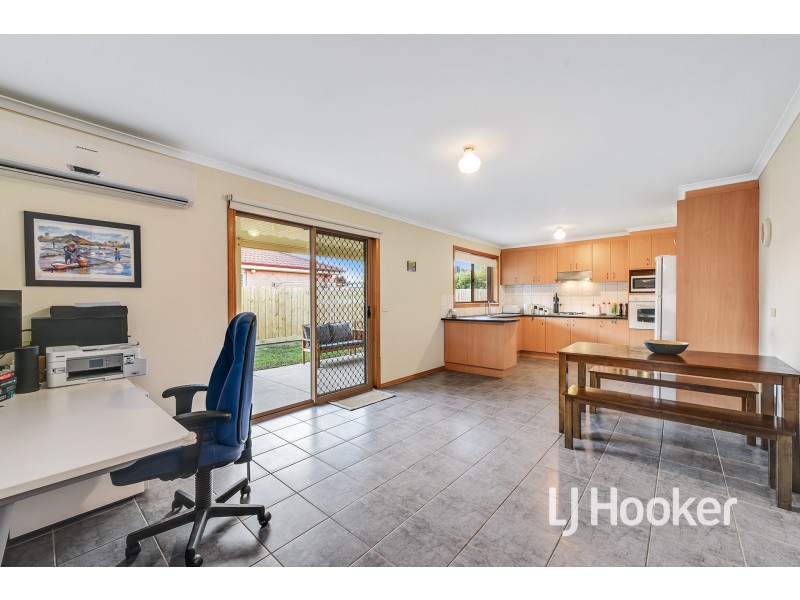 9 Rossi Close, Pakenham VIC 3810