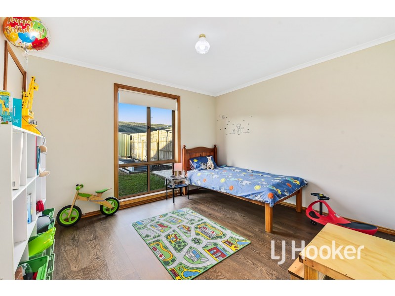 9 Rossi Close, Pakenham VIC 3810