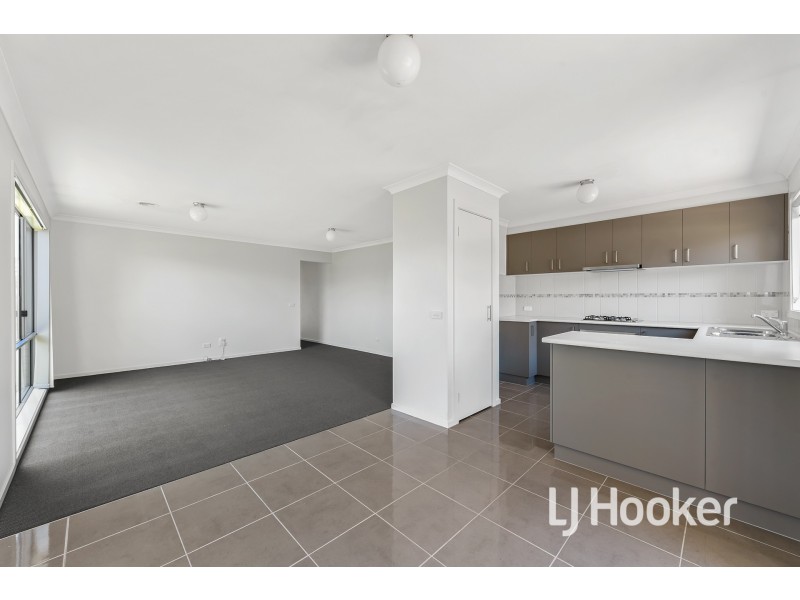11/7 Melissa Way, Pakenham VIC 3810