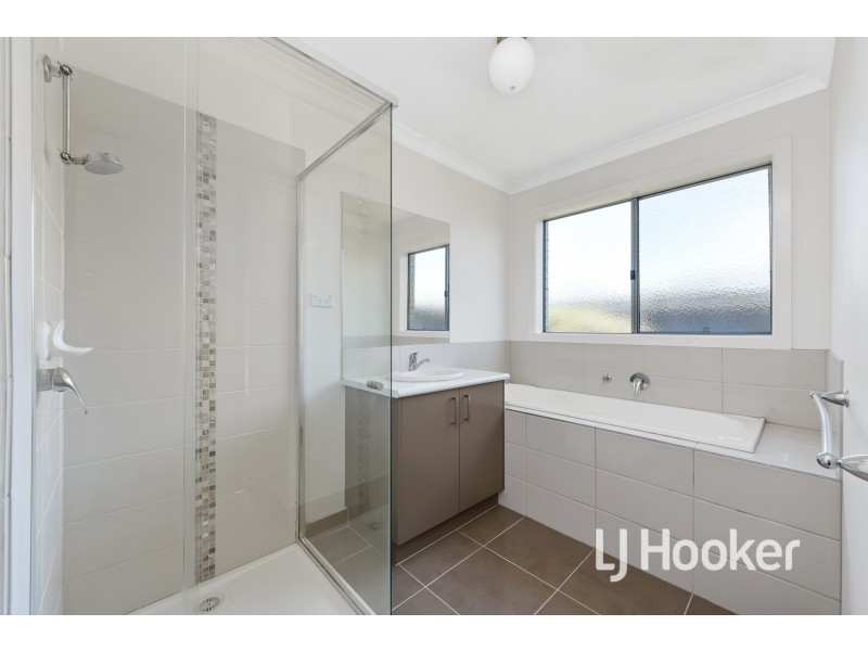 11/7 Melissa Way, Pakenham VIC 3810