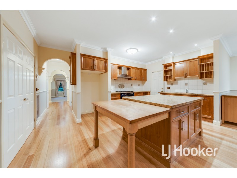 10 Sydney Street, Narre Warren South VIC 3805