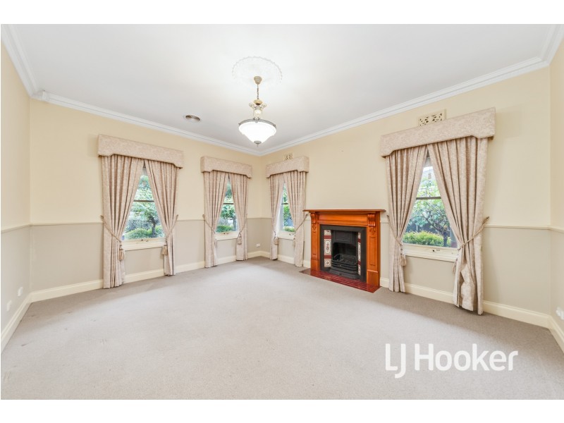 10 Sydney Street, Narre Warren South VIC 3805