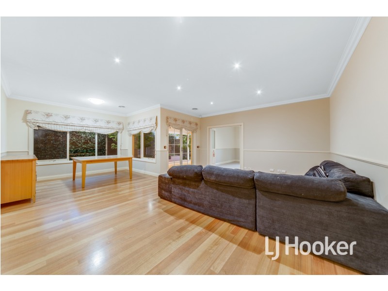 10 Sydney Street, Narre Warren South VIC 3805