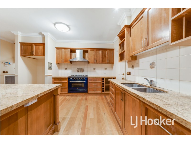 10 Sydney Street, Narre Warren South VIC 3805