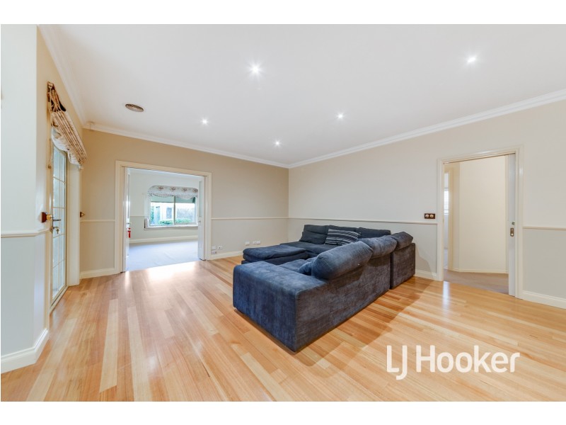 10 Sydney Street, Narre Warren South VIC 3805