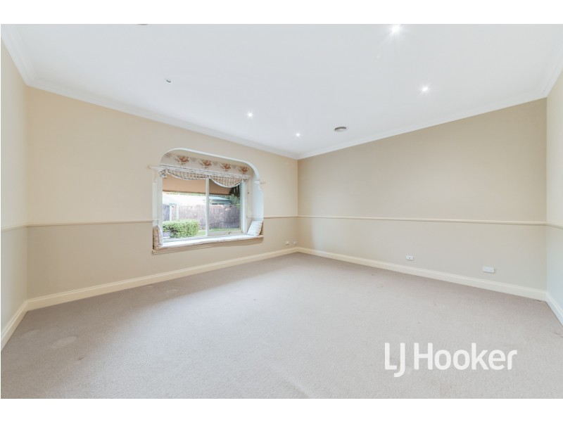 10 Sydney Street, Narre Warren South VIC 3805