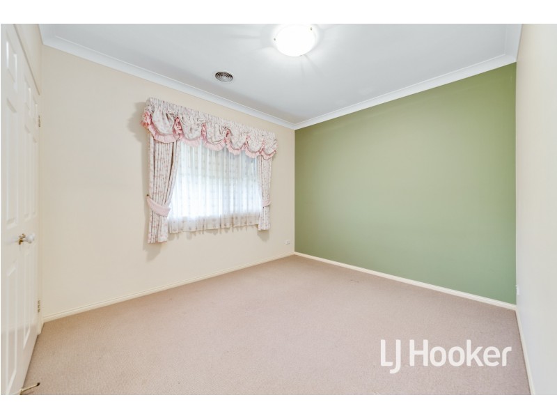 10 Sydney Street, Narre Warren South VIC 3805