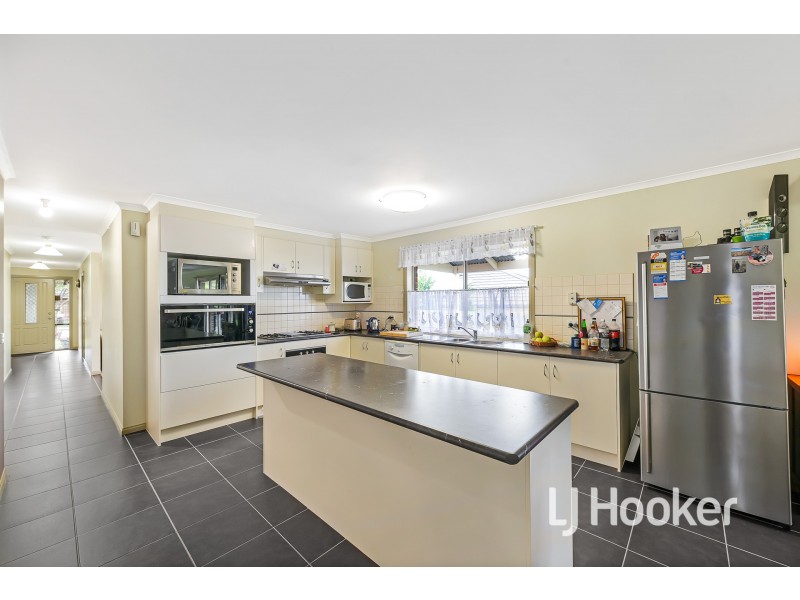 15 Shetland Court, Pakenham VIC 3810