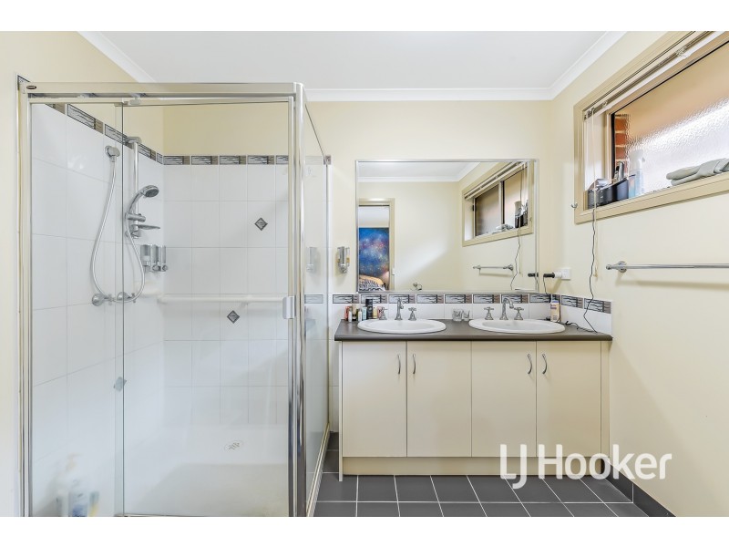 15 Shetland Court, Pakenham VIC 3810