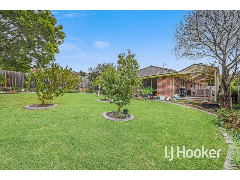15 Shetland Court, Pakenham VIC 3810