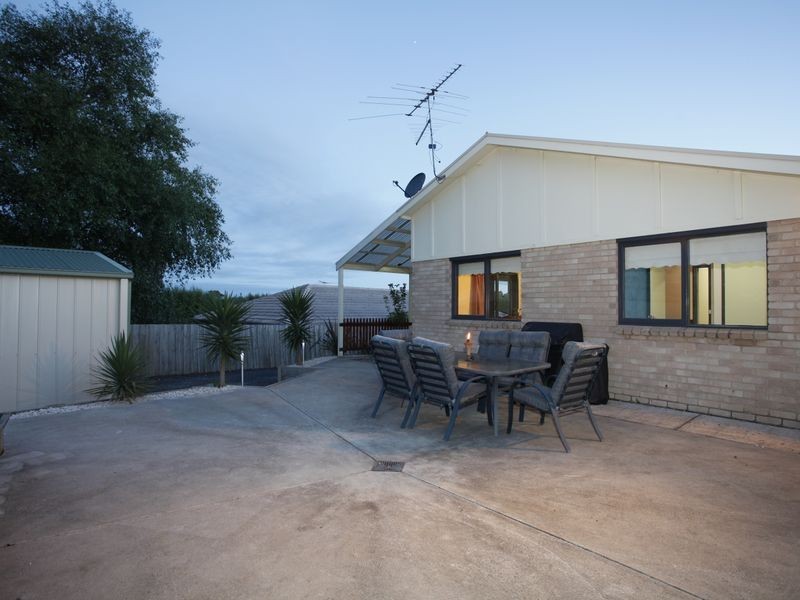 25 Leigh Drive, Pakenham VIC 3810