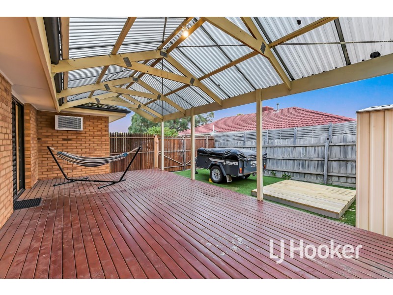 21 Riviera Drive, Pakenham VIC 3810