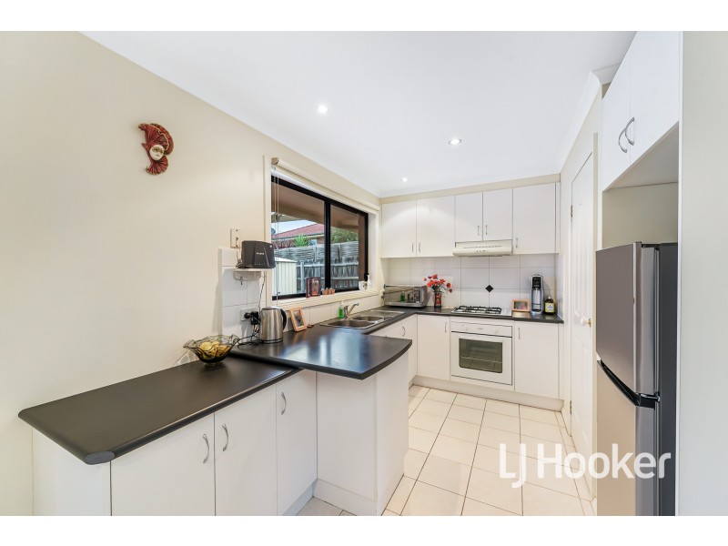 21 Riviera Drive, Pakenham VIC 3810