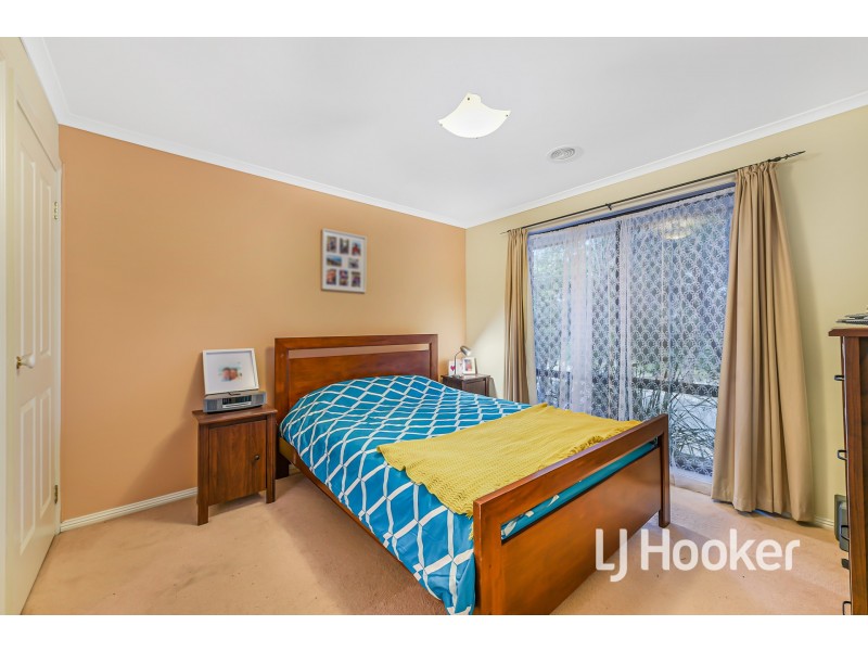 21 Riviera Drive, Pakenham VIC 3810