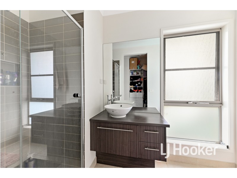 15 Longmeadow Road, Officer VIC 3809