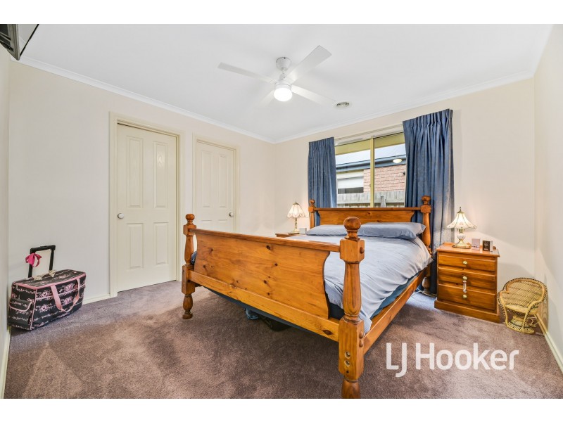 6 Grevillea Place, Pakenham VIC 3810