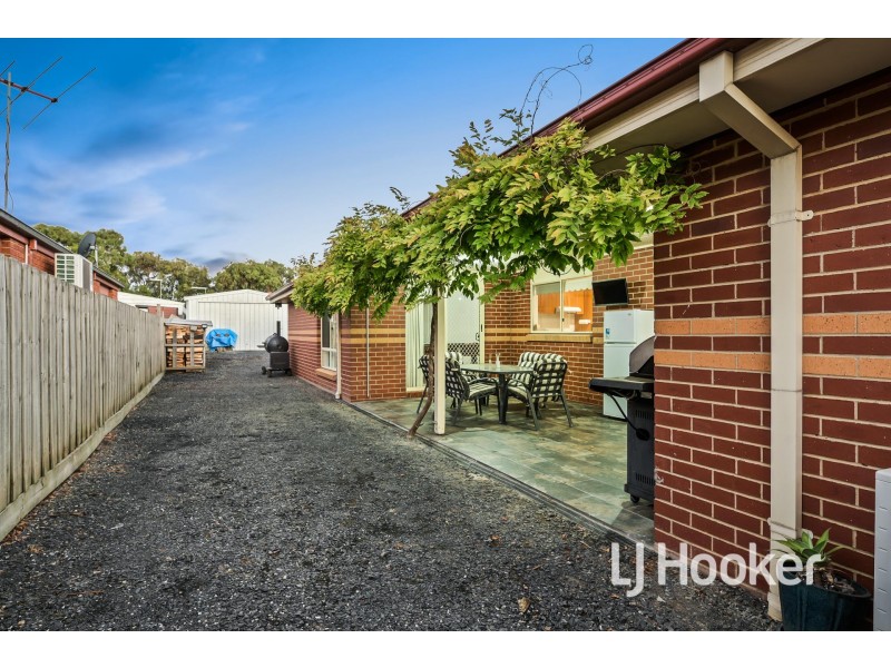 6 Grevillea Place, Pakenham VIC 3810