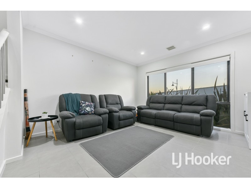 57 Atlantic Drive, Pakenham VIC 3810