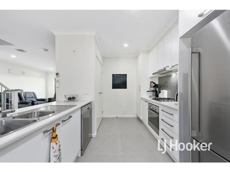 57 Atlantic Drive, Pakenham VIC 3810