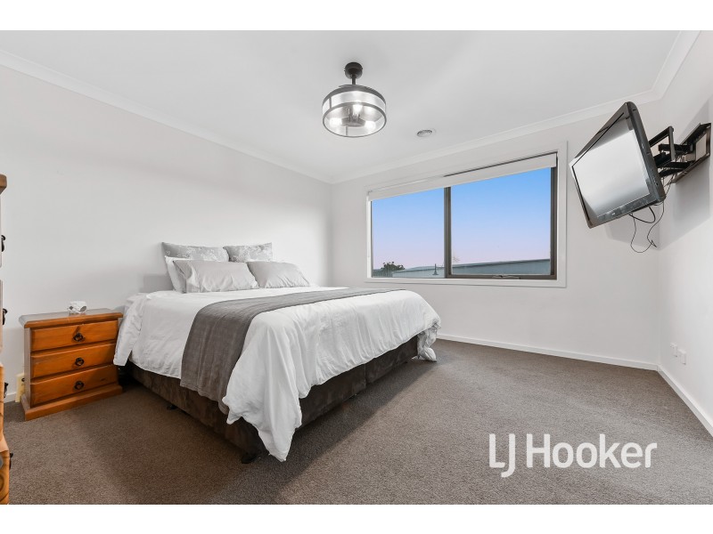 57 Atlantic Drive, Pakenham VIC 3810