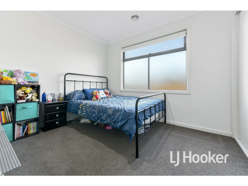 57 Atlantic Drive, Pakenham VIC 3810