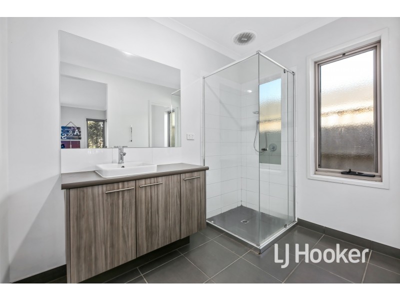 9 Franklin Way, Officer VIC 3809