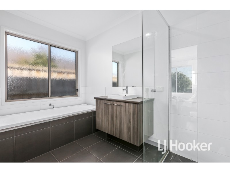 9 Franklin Way, Officer VIC 3809