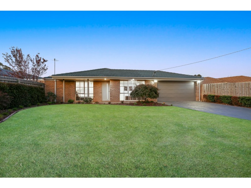67 Simon Drive, Pakenham VIC 3810