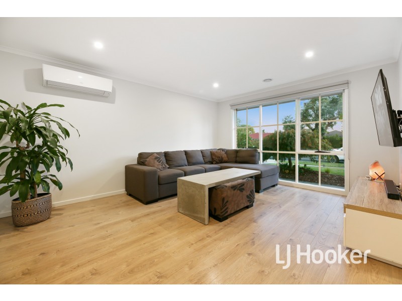 67 Simon Drive, Pakenham VIC 3810