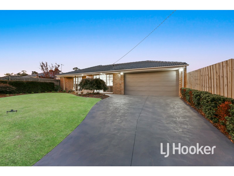 67 Simon Drive, Pakenham VIC 3810