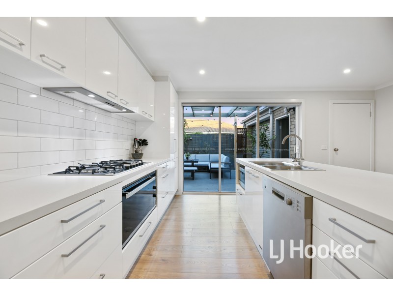 67 Simon Drive, Pakenham VIC 3810