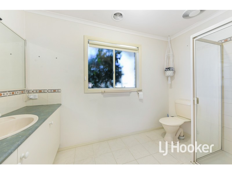 1/1 Montclaire Court, Pakenham VIC 3810