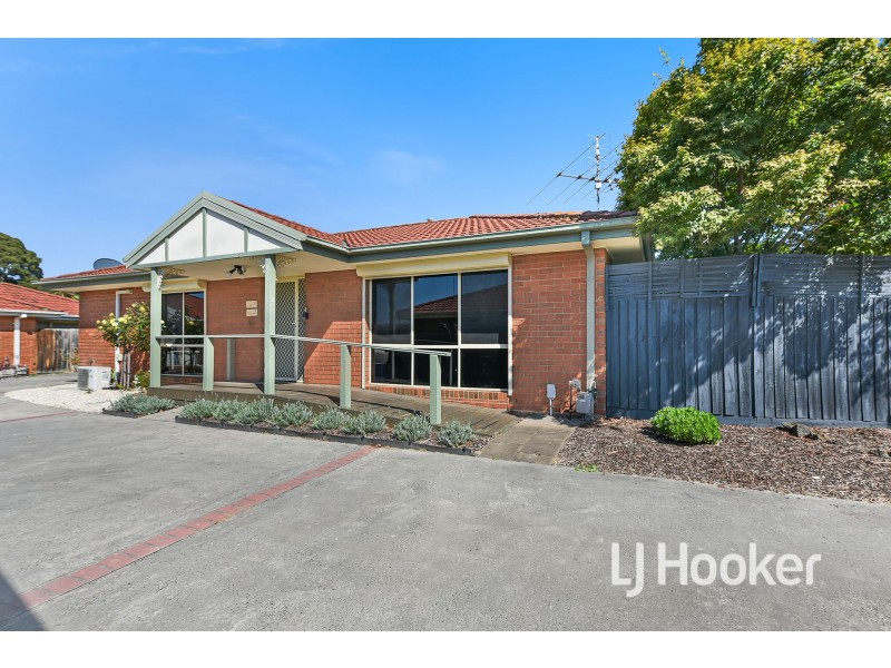1/1 Montclaire Court, Pakenham VIC 3810