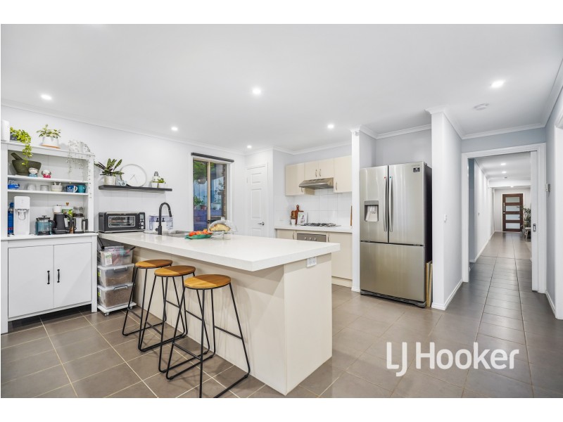 23 Tipperary Circuit, Pakenham VIC 3810