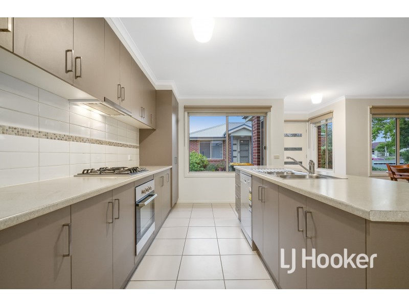 1/31 Rogers Street, Pakenham VIC 3810
