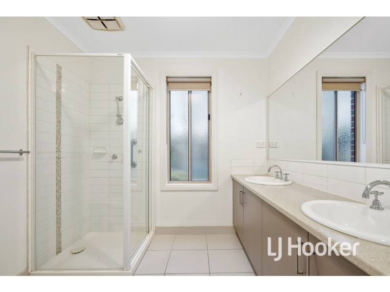 1/31 Rogers Street, Pakenham VIC 3810