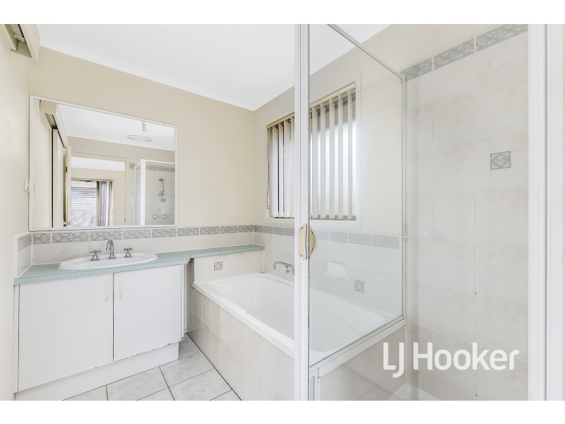 4 Joy Mews, Pakenham VIC 3810