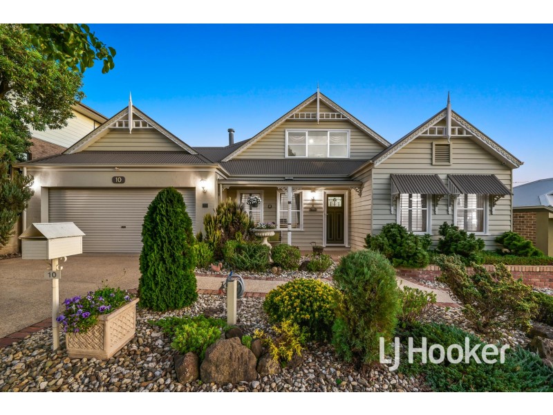 10 Michigan Grange, Pakenham VIC 3810